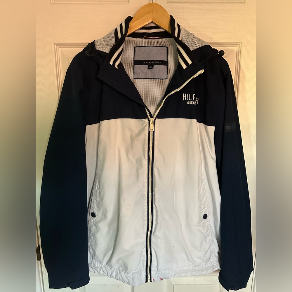 Tommy Hilfiger Men's Navy and White water-resistant jacket